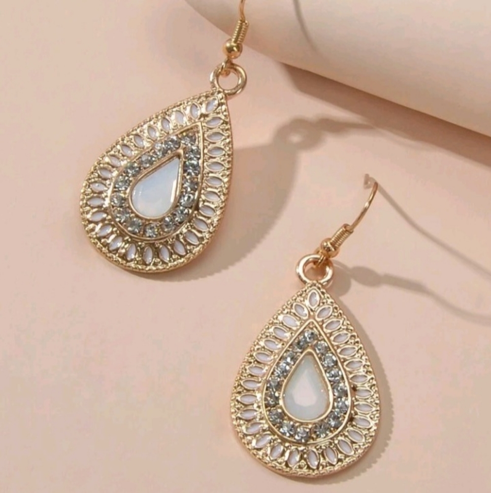 TearDrop Rhinestone Earrings - Picture 2 of 2
